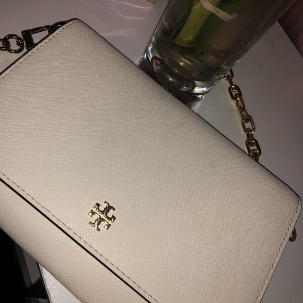 Tory Burch Robinson Chain Wallet - Picture 2 of 7